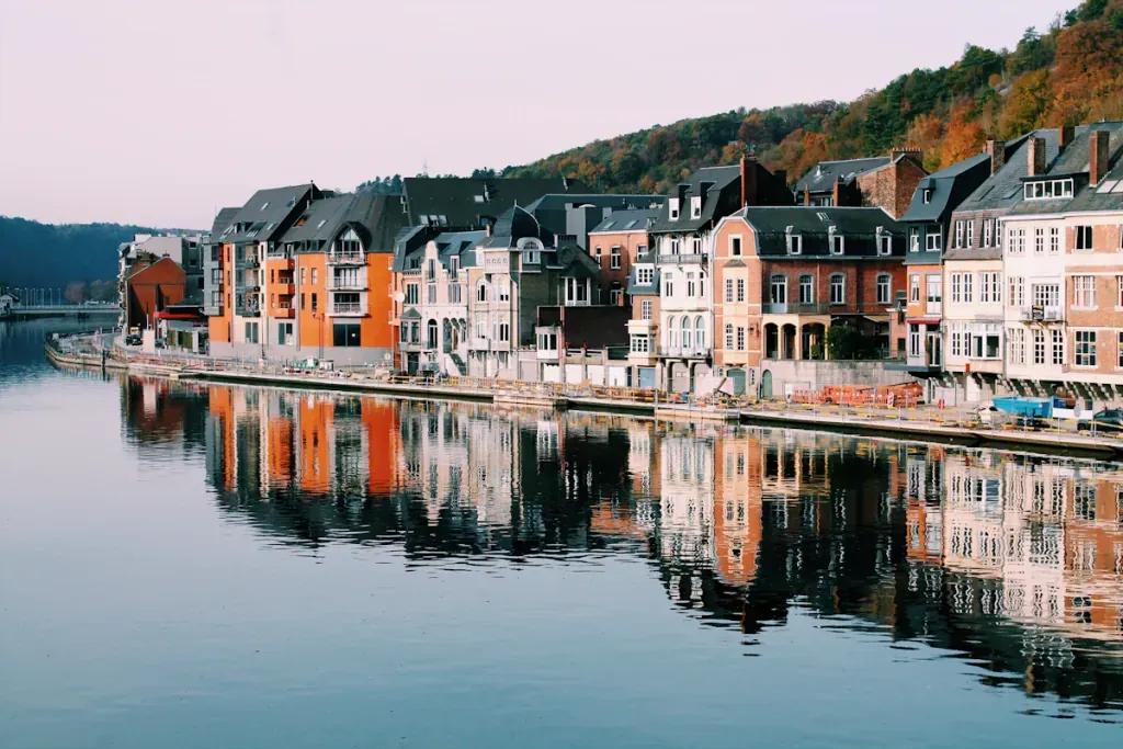 Destination de voyage Belgique - Achetez un eSIM Belgique pour internet mobile