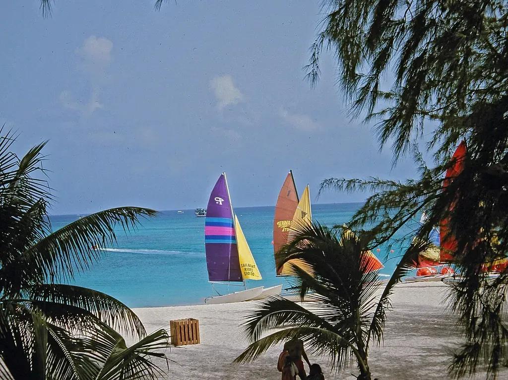 Destination de voyage Îles Caïmans - Achetez un eSIM Îles Caïmans pour internet mobile