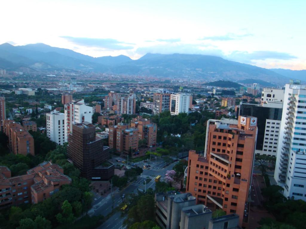 eSIM Medellín - Achetez des données prépayées pour Medellín, Colombie