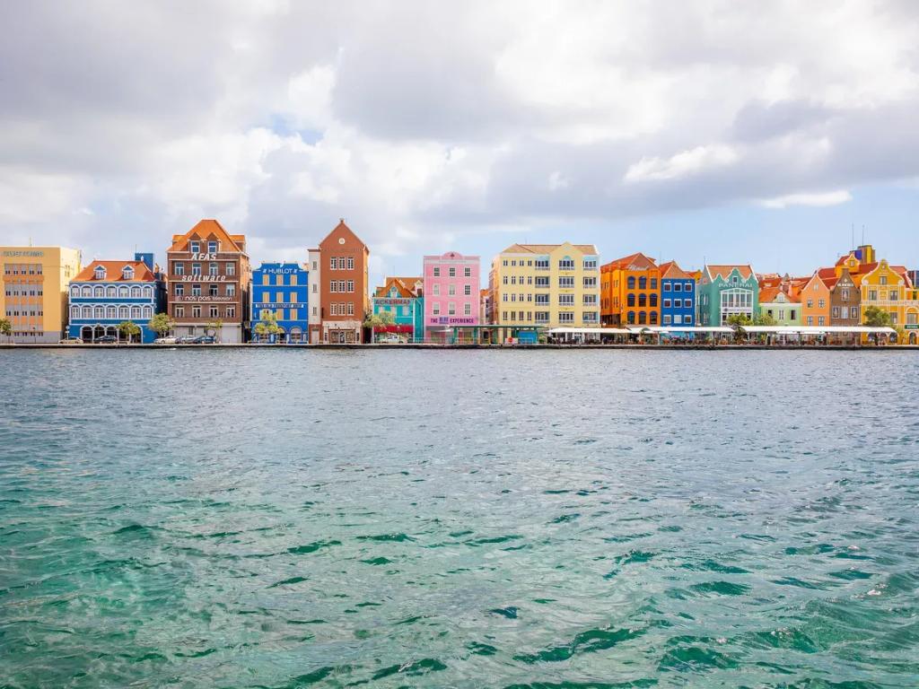 Destination de voyage Curaçao - Achetez un eSIM Curaçao pour internet mobile