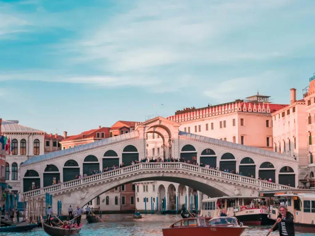 Destination de voyage Italie - Achetez un eSIM Italie pour internet mobile
