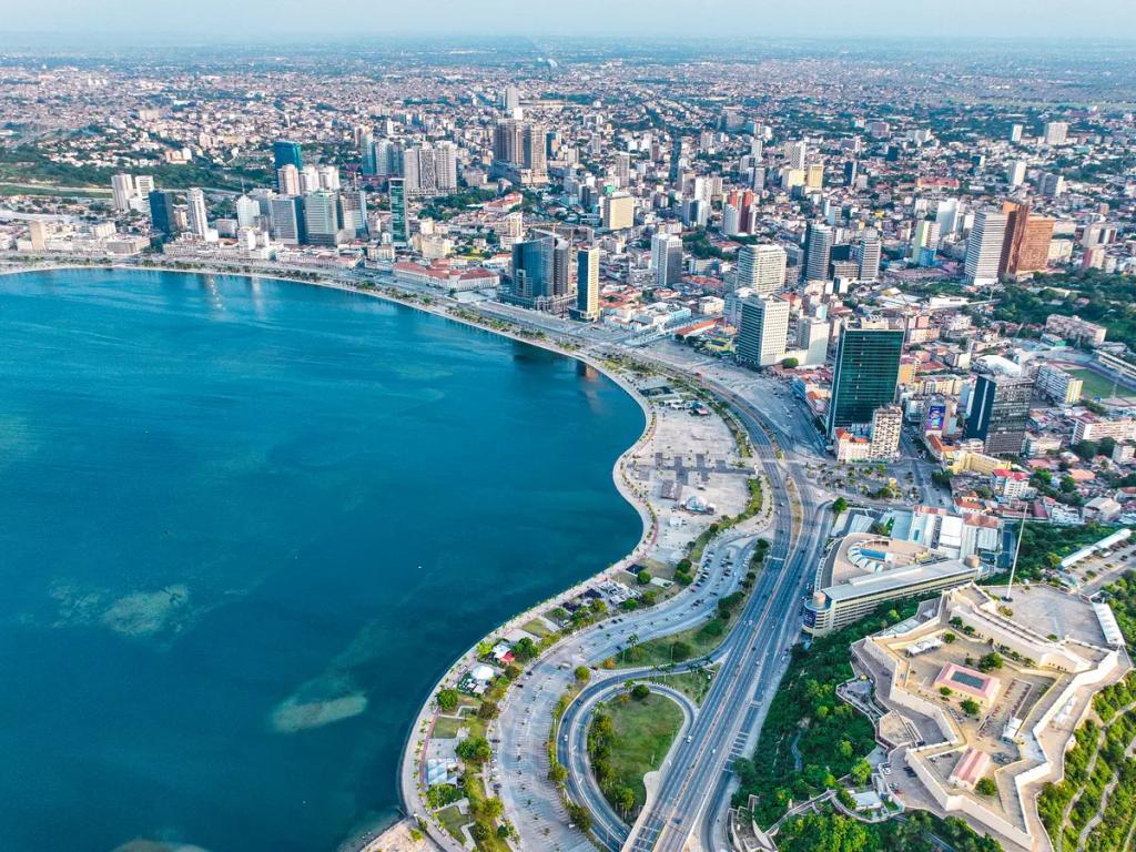 Destination de voyage Angola - Achetez un eSIM Angola pour internet mobile